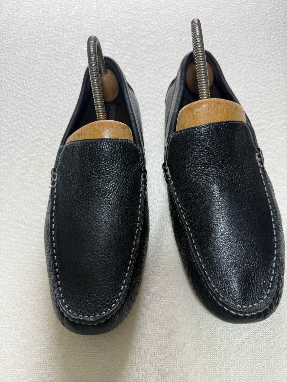 Johnston & Murphy Black Pebbled Leather Slip-On Loafers. Like new.